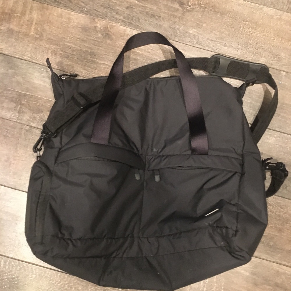 Nike sports crossbody bag w yoga mat holder